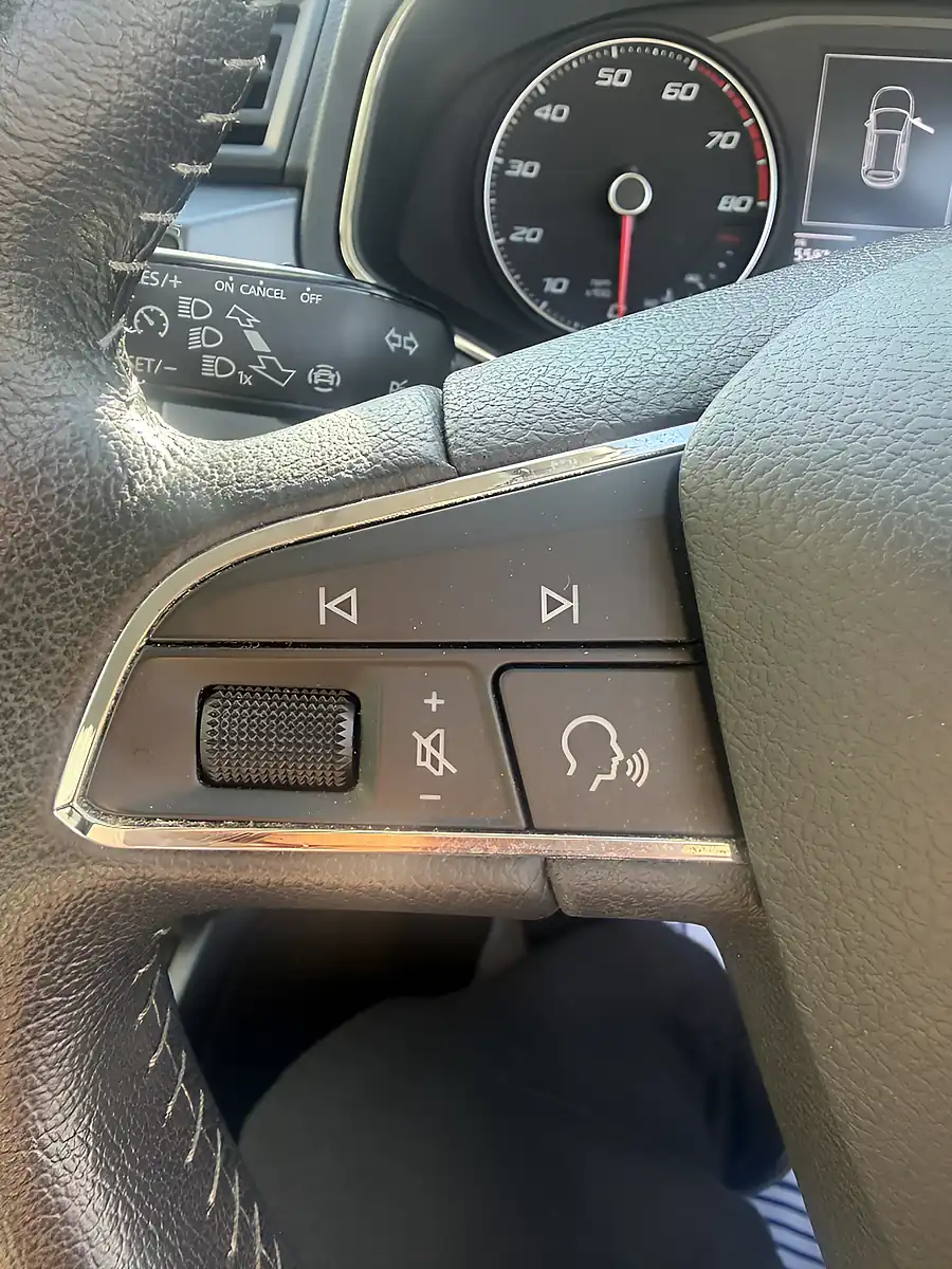Used 2019 SEAT Arona Se Technology Black - Interior and Exterior details 16