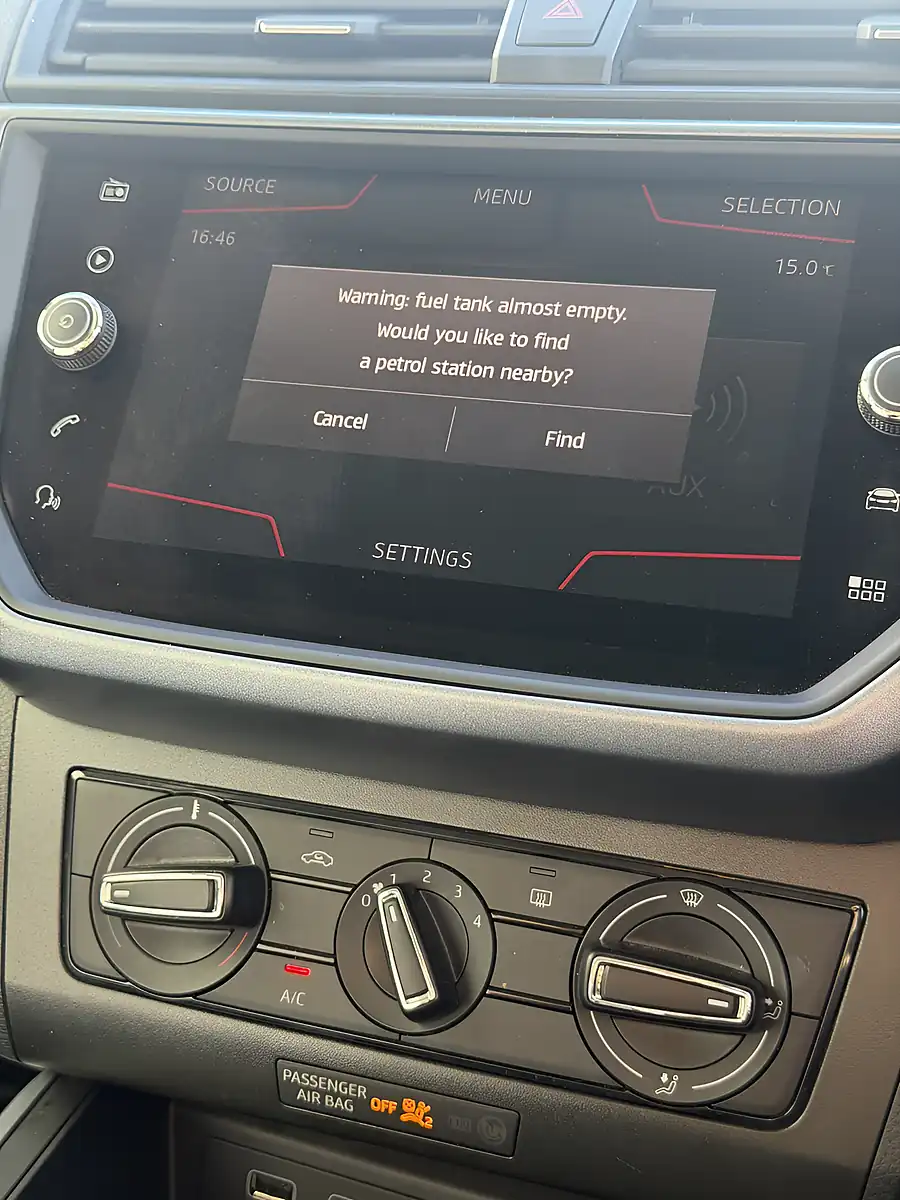 Used 2019 SEAT Arona Se Technology Black - Interior and Exterior details 18