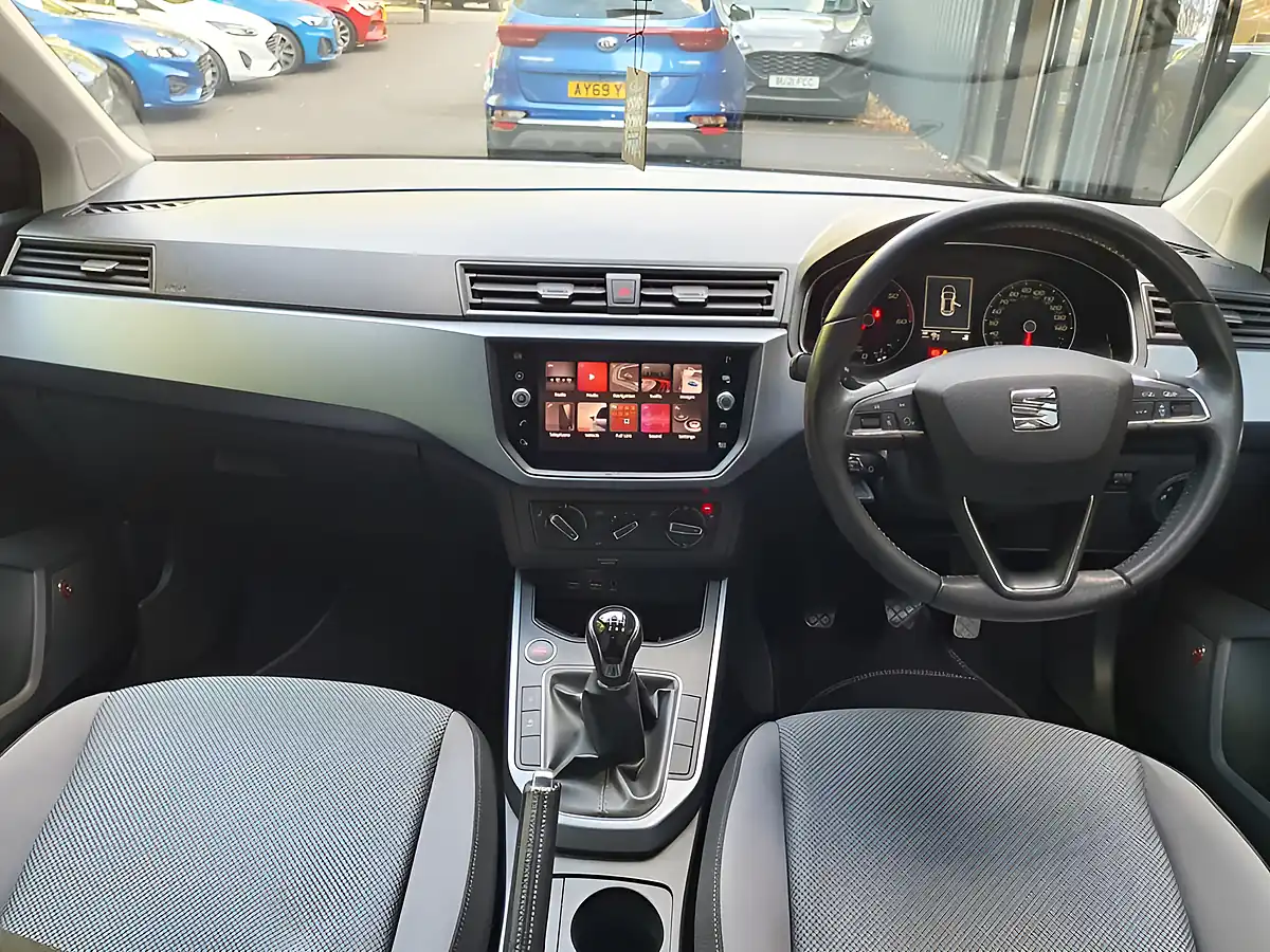 Used 2019 SEAT Arona Se Technology Lux Black - Interior and Exterior details 15