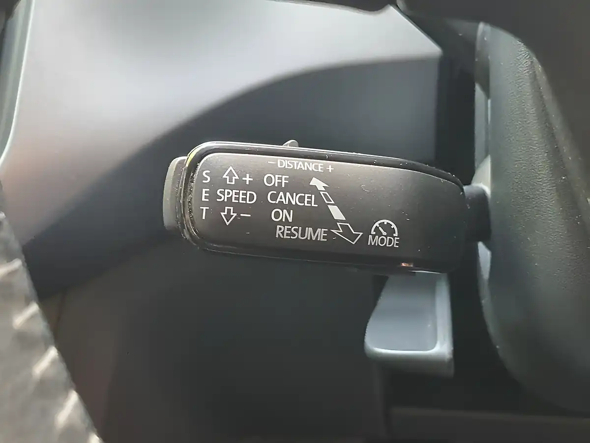 Used 2019 SEAT Arona Se Technology Lux Black - Interior and Exterior details 17