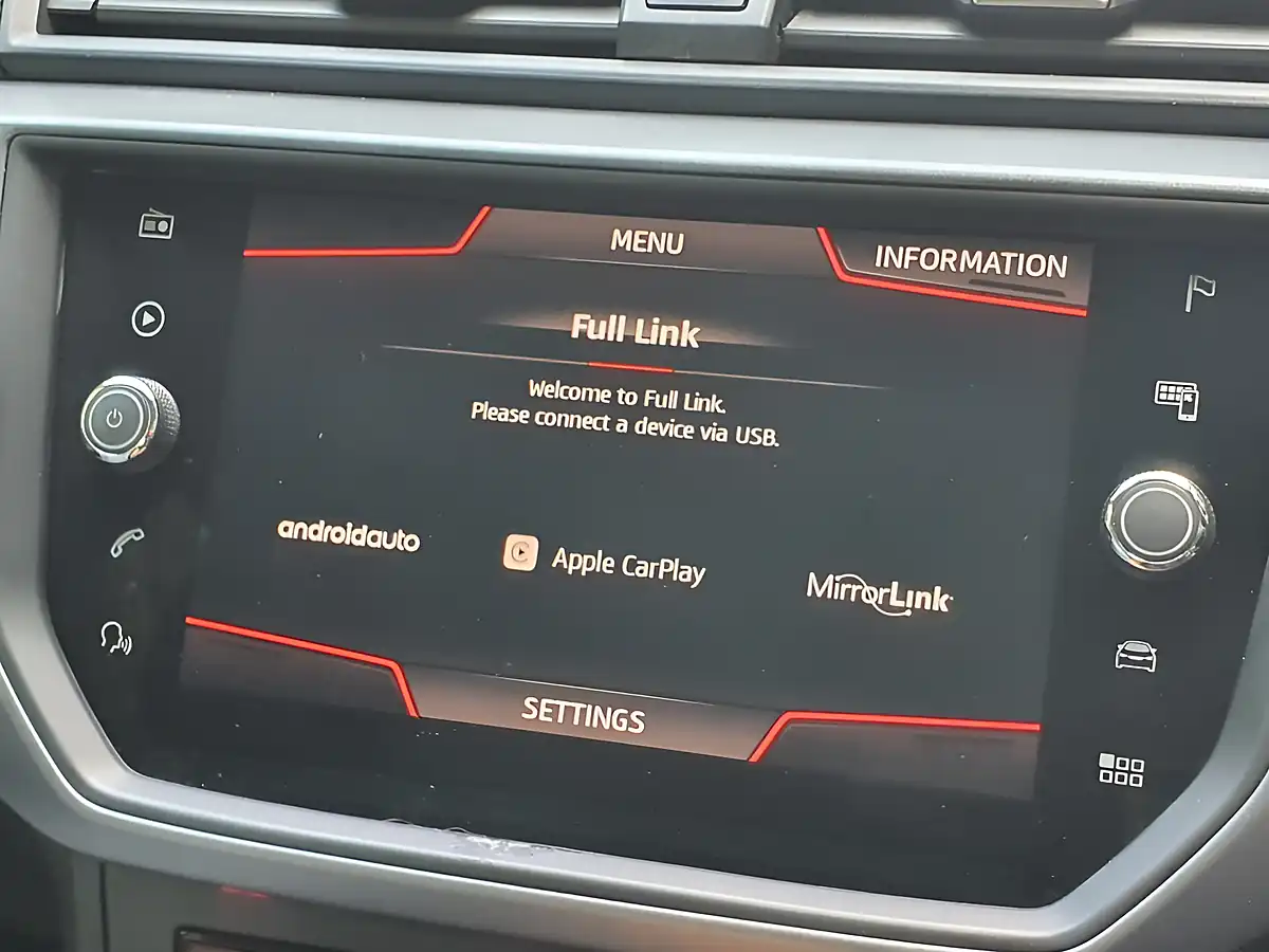 Used 2019 SEAT Arona Se Technology Lux Black - Interior and Exterior details 19