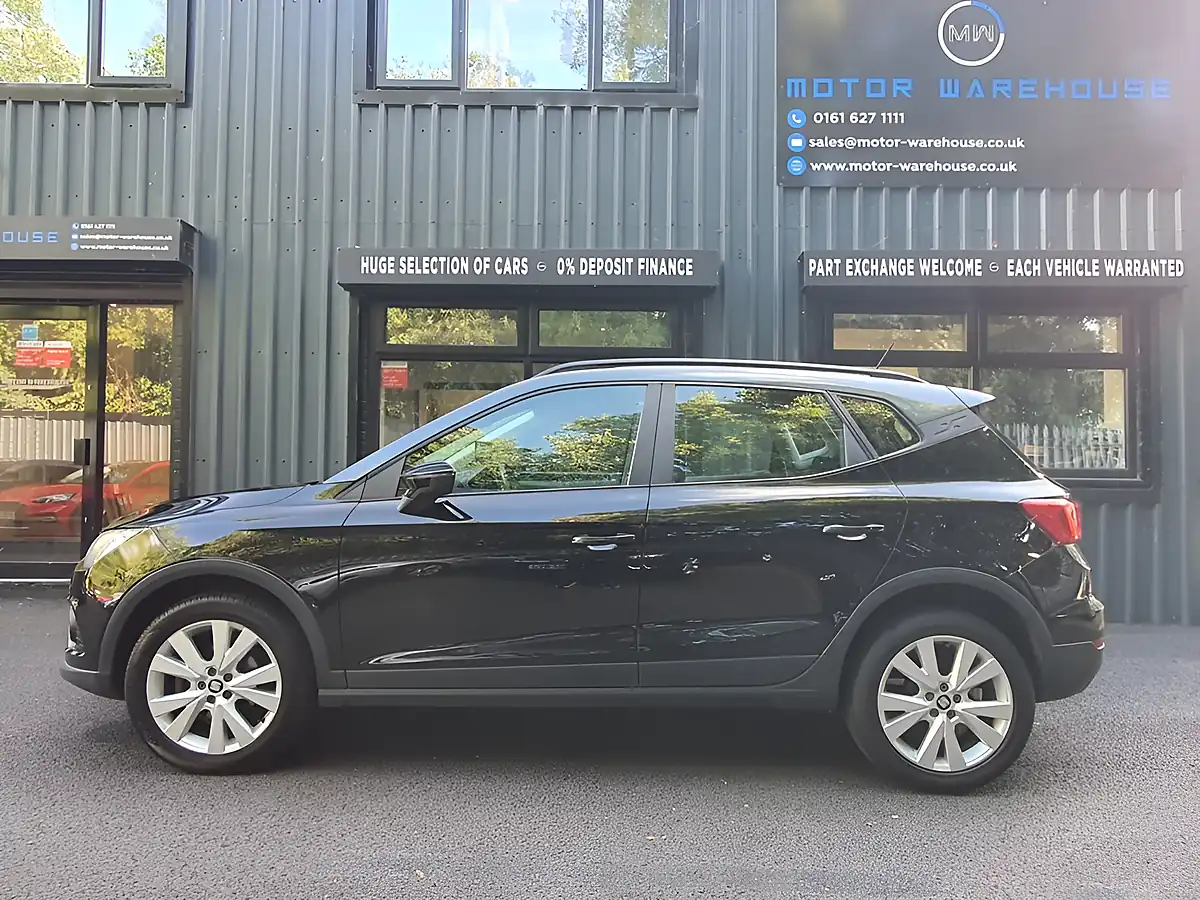 Used 2019 SEAT Arona Se Technology Lux Black - Interior and Exterior details 3