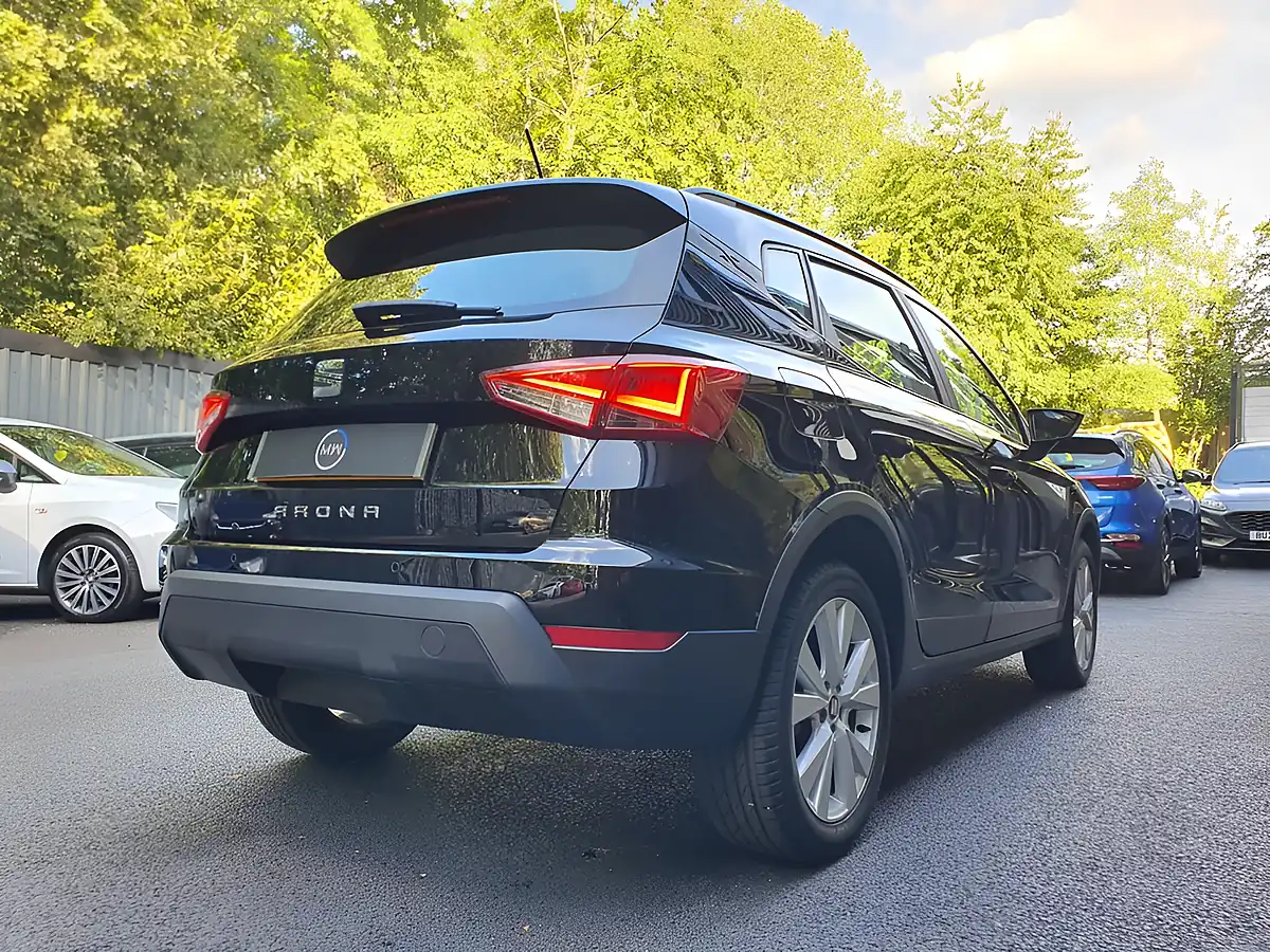 Used 2019 SEAT Arona Se Technology Lux Black - Interior and Exterior details 5