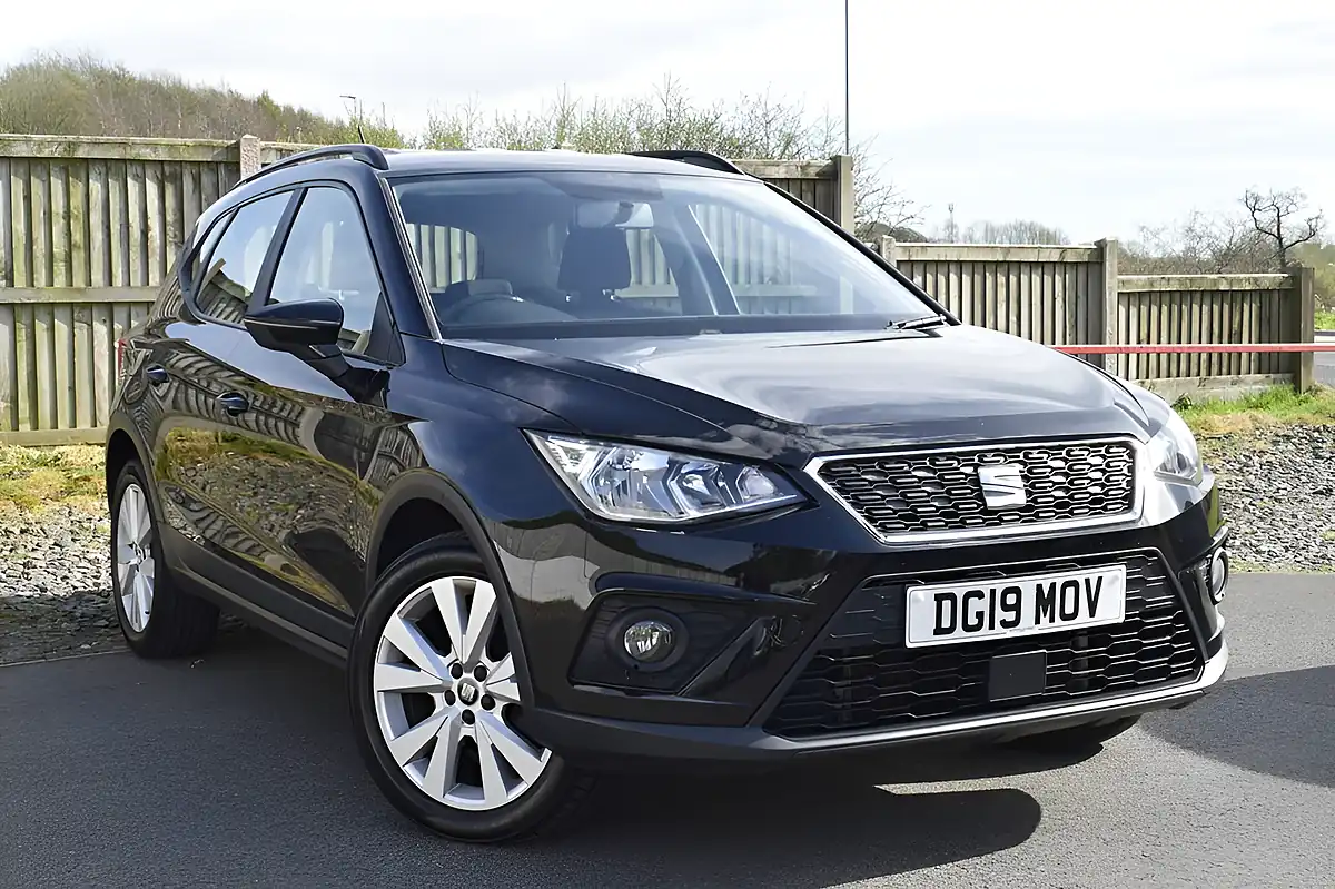 Used 2019 SEAT Arona Se Technology Lux Midnight Black - Front View