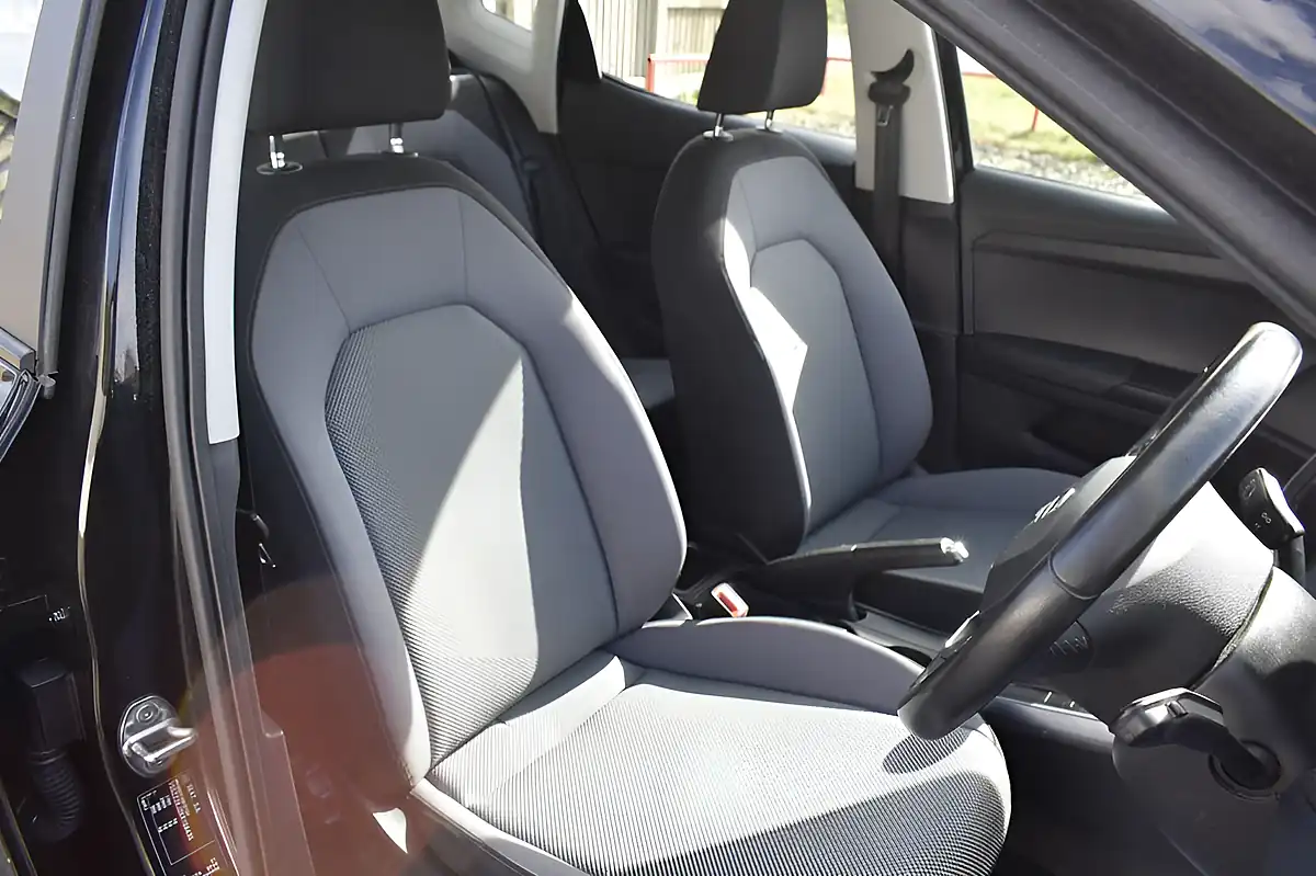 Used 2019 SEAT Arona Se Technology Lux Midnight Black - Interior and Exterior details 9