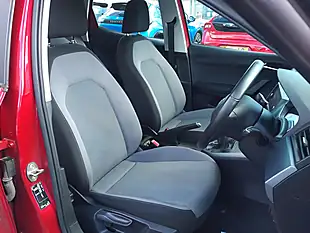 Used 2019 SEAT Arona Se Technology Lux Red - Interior and Exterior details 13