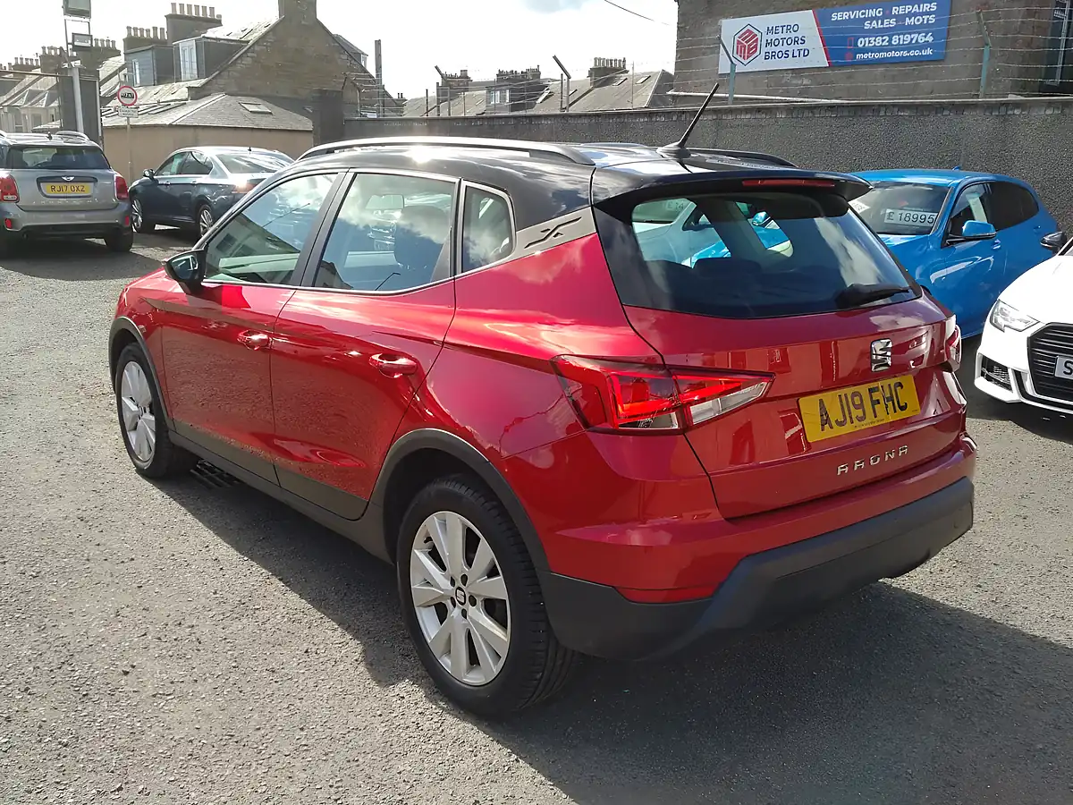 Used 2019 SEAT Arona Se Technology Lux Red - Interior and Exterior details 4