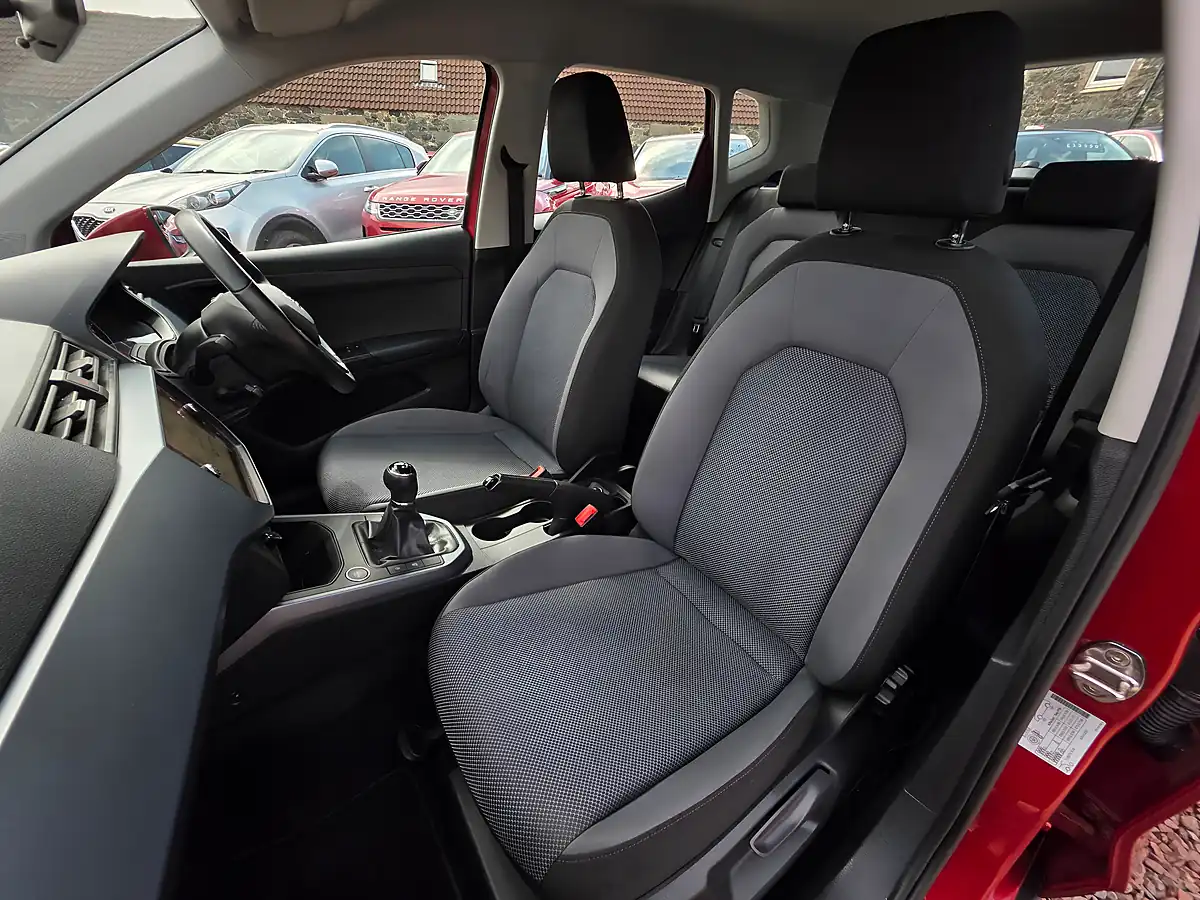 Used 2019 SEAT Arona Se Technology Lux Red - Interior and Exterior details 10
