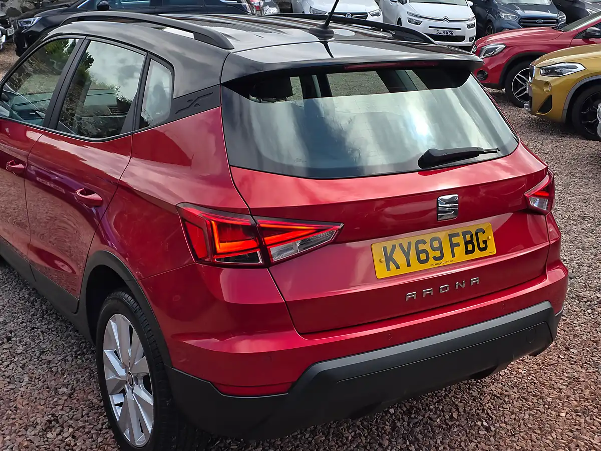 Used 2019 SEAT Arona Se Technology Lux Red - Interior and Exterior details 16