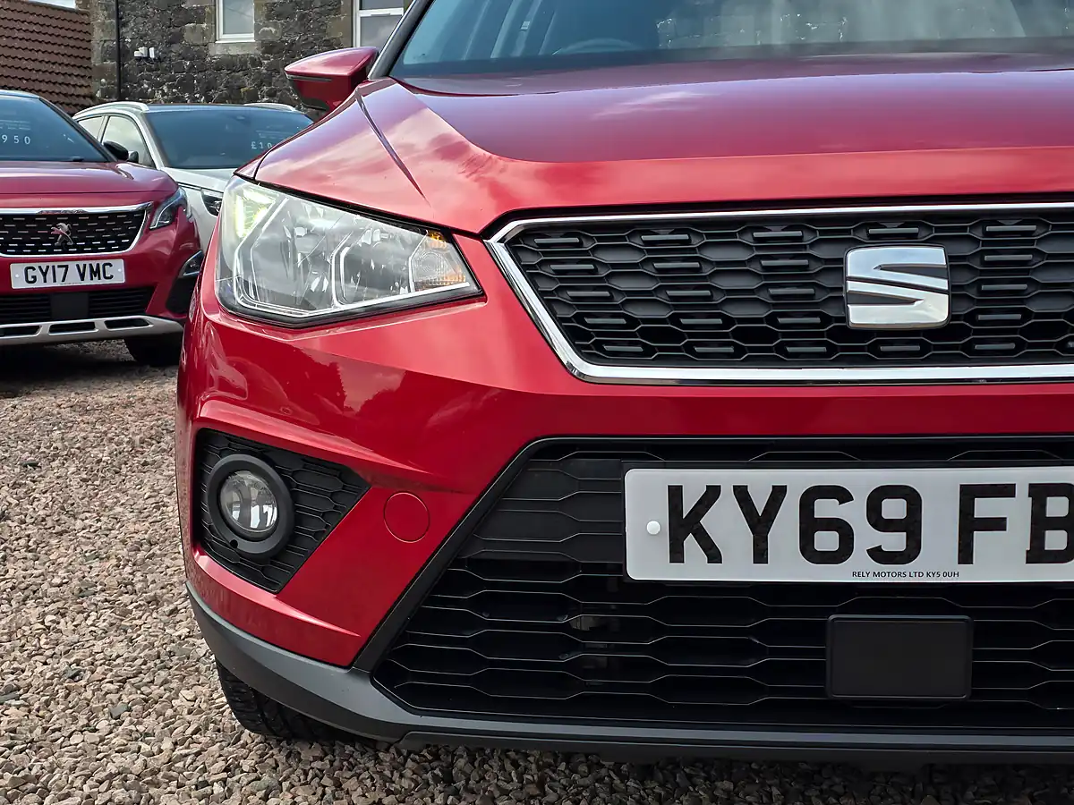 Used 2019 SEAT Arona Se Technology Lux Red - Interior and Exterior details 4