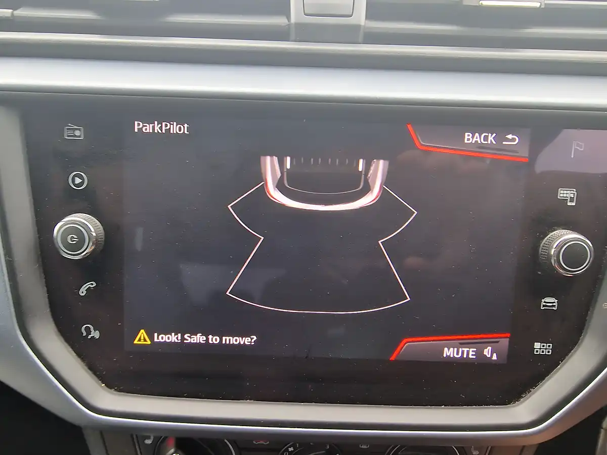 Used 2019 SEAT Arona Se Technology Lux Red - Interior and Exterior details 12