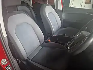 Used 2019 SEAT Arona Se Technology Lux Red - Interior and Exterior details 4