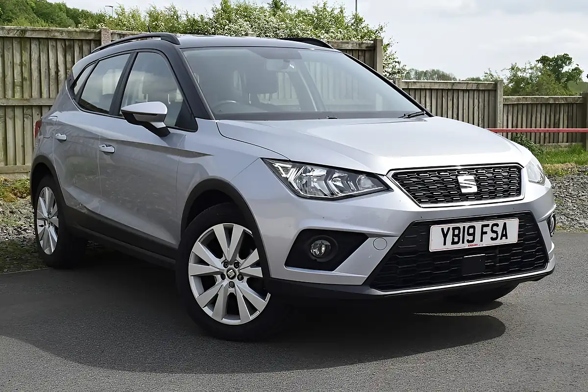 Used 2019 SEAT Arona Se Technology Lux Silver - Front View