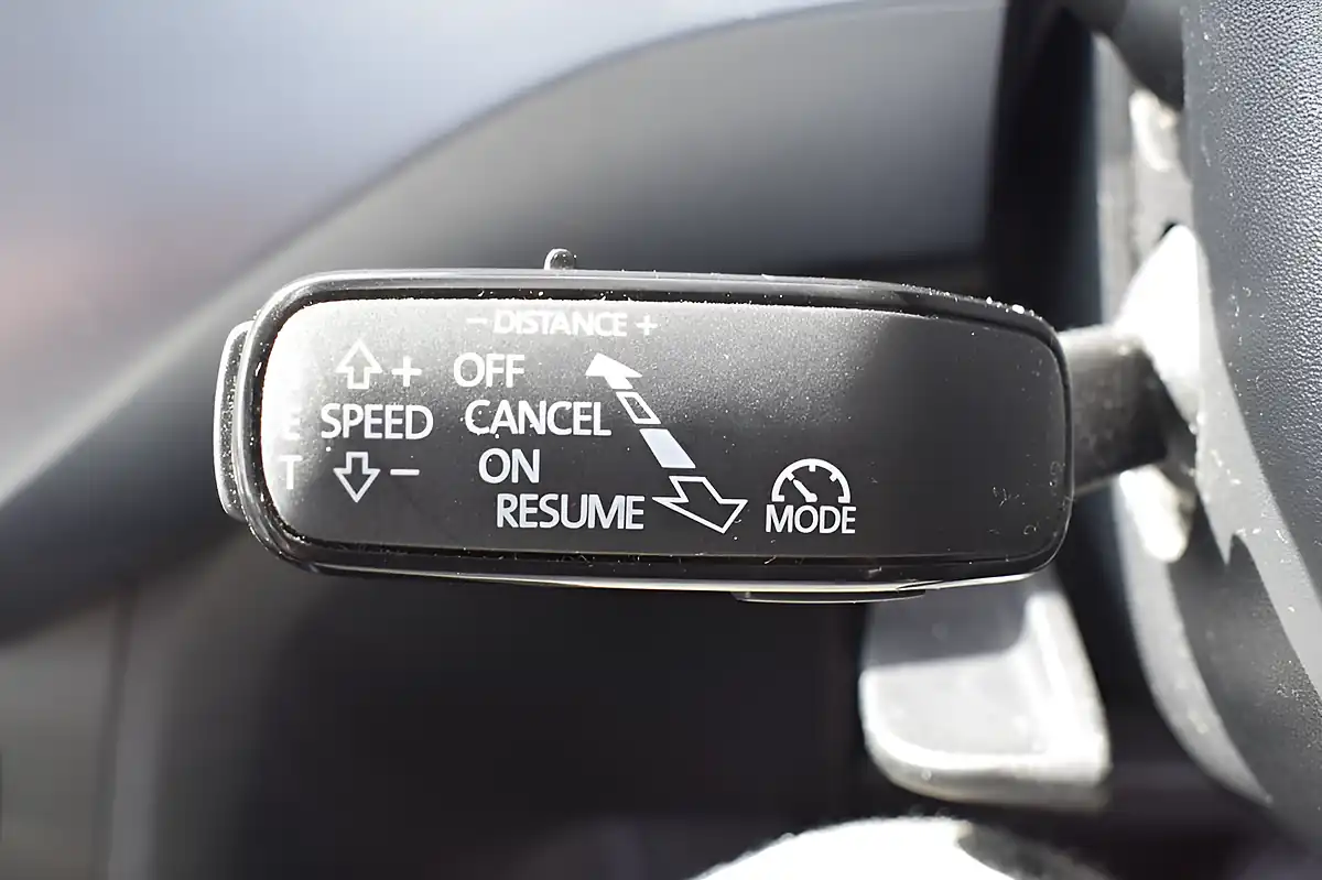 Used 2019 SEAT Arona Se Technology Lux Silver - Interior and Exterior details 16