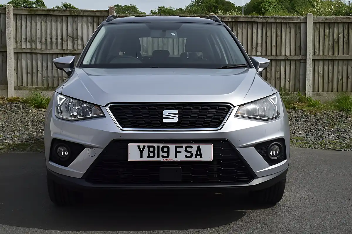 Used 2019 SEAT Arona Se Technology Lux Silver - Interior and Exterior details 2