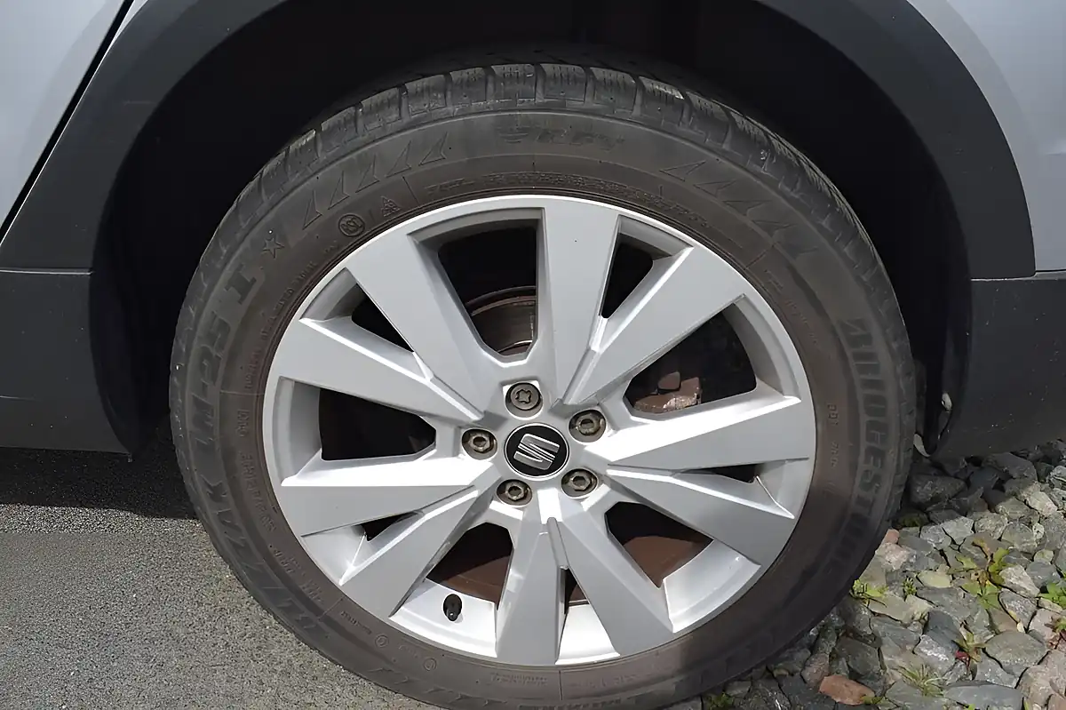 Used 2019 SEAT Arona Se Technology Lux Silver - Interior and Exterior details 6