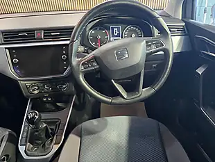 Used 2019 SEAT Arona Se Technology Lux Silver - Interior and Exterior details 15