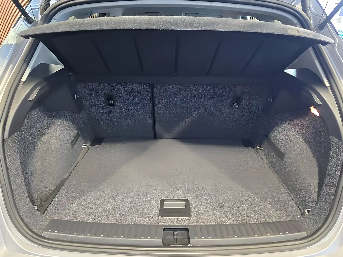 Used 2019 SEAT Arona Se Technology Lux Silver - Interior and Exterior details 16