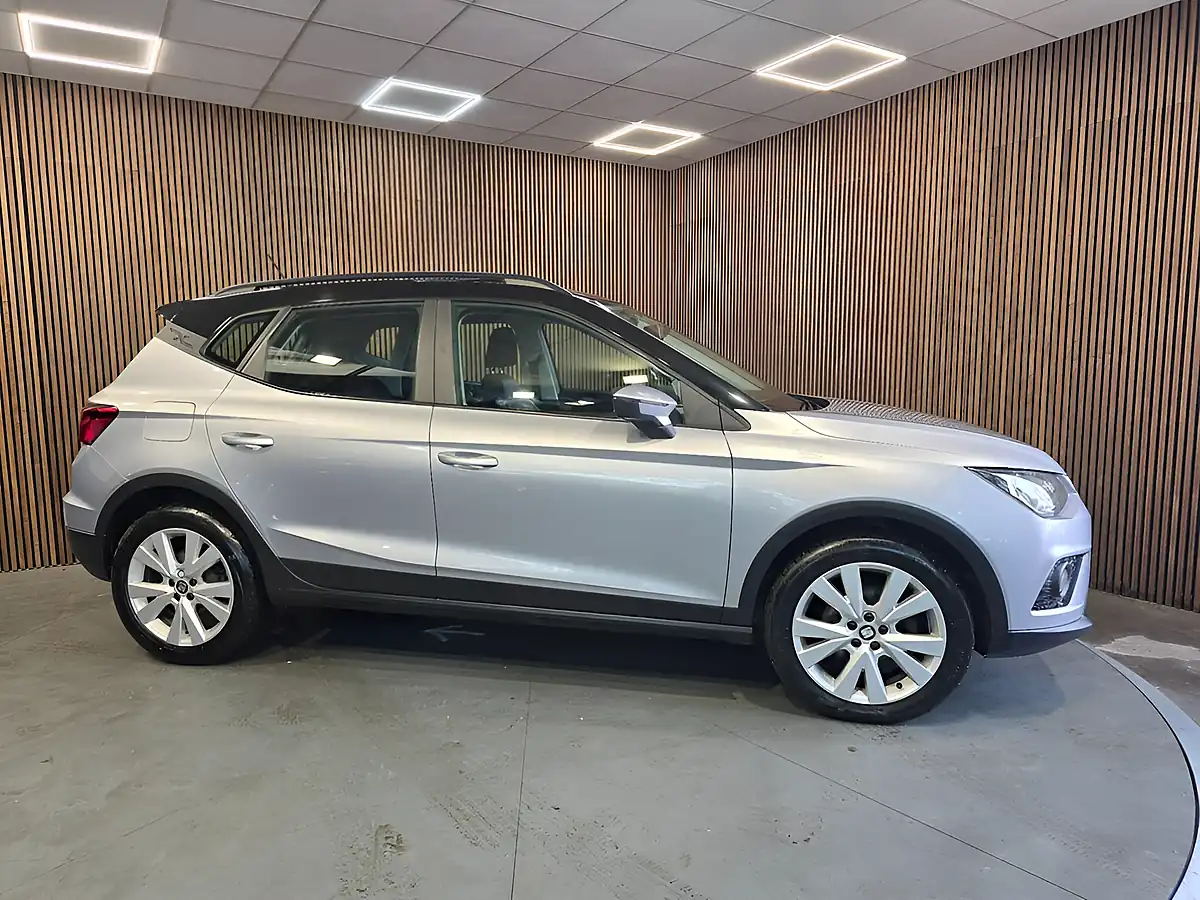 Used 2019 SEAT Arona Se Technology Lux Silver - Interior and Exterior details 2