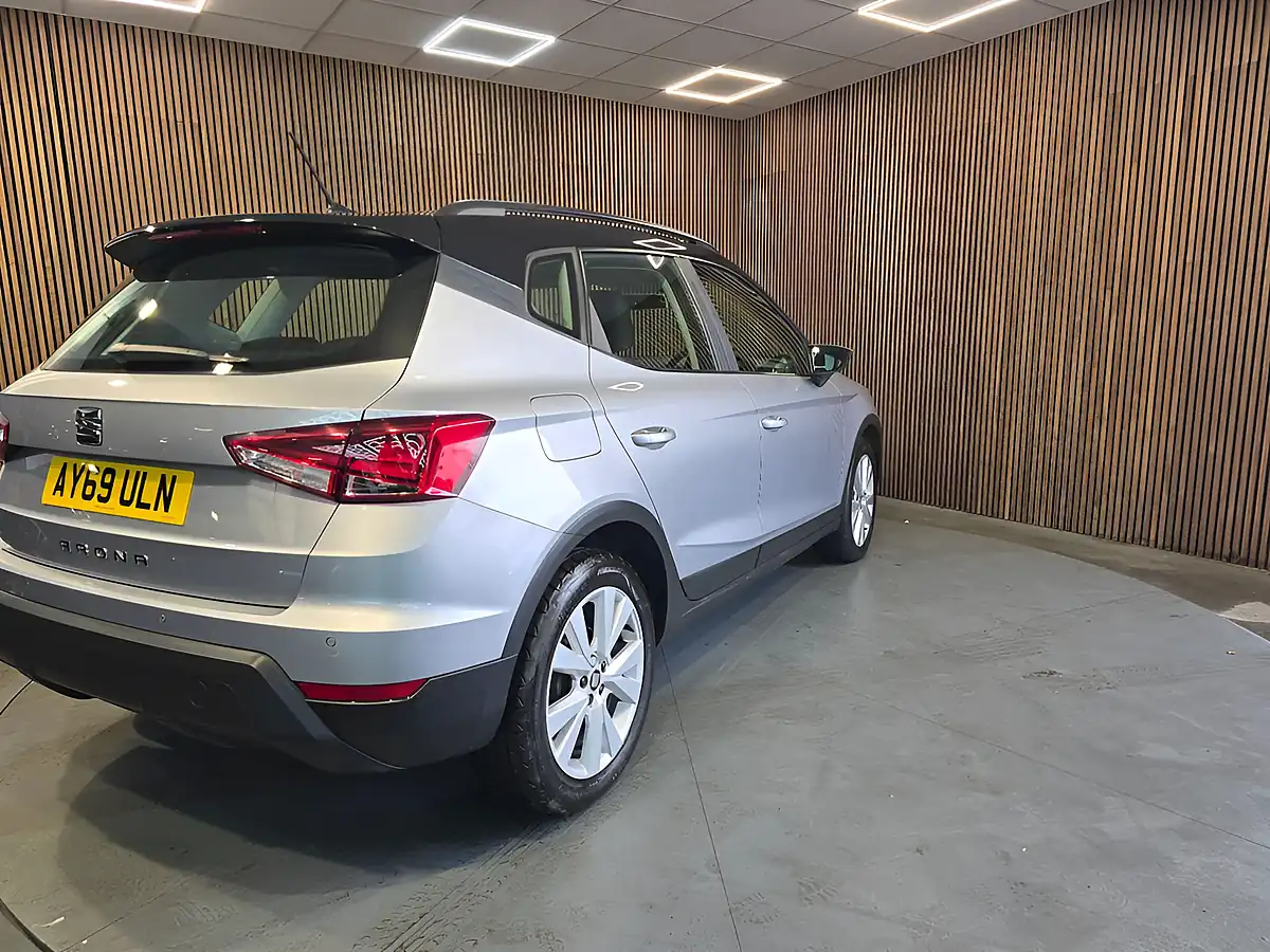 Used 2019 SEAT Arona Se Technology Lux Silver - Interior and Exterior details 3
