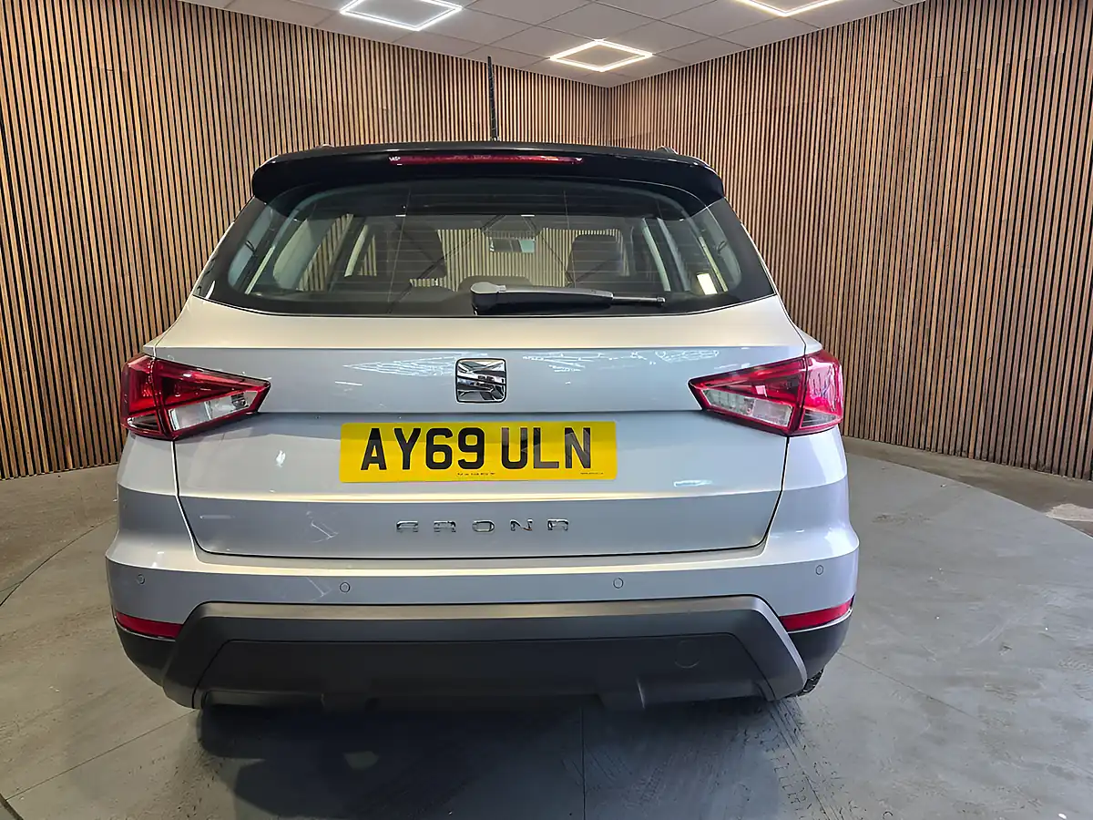 Used 2019 SEAT Arona Se Technology Lux Silver - Interior and Exterior details 4