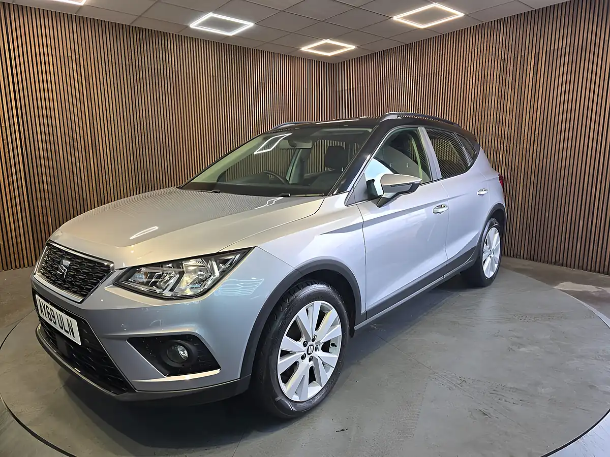 Used 2019 SEAT Arona Se Technology Lux Silver - Interior and Exterior details 7