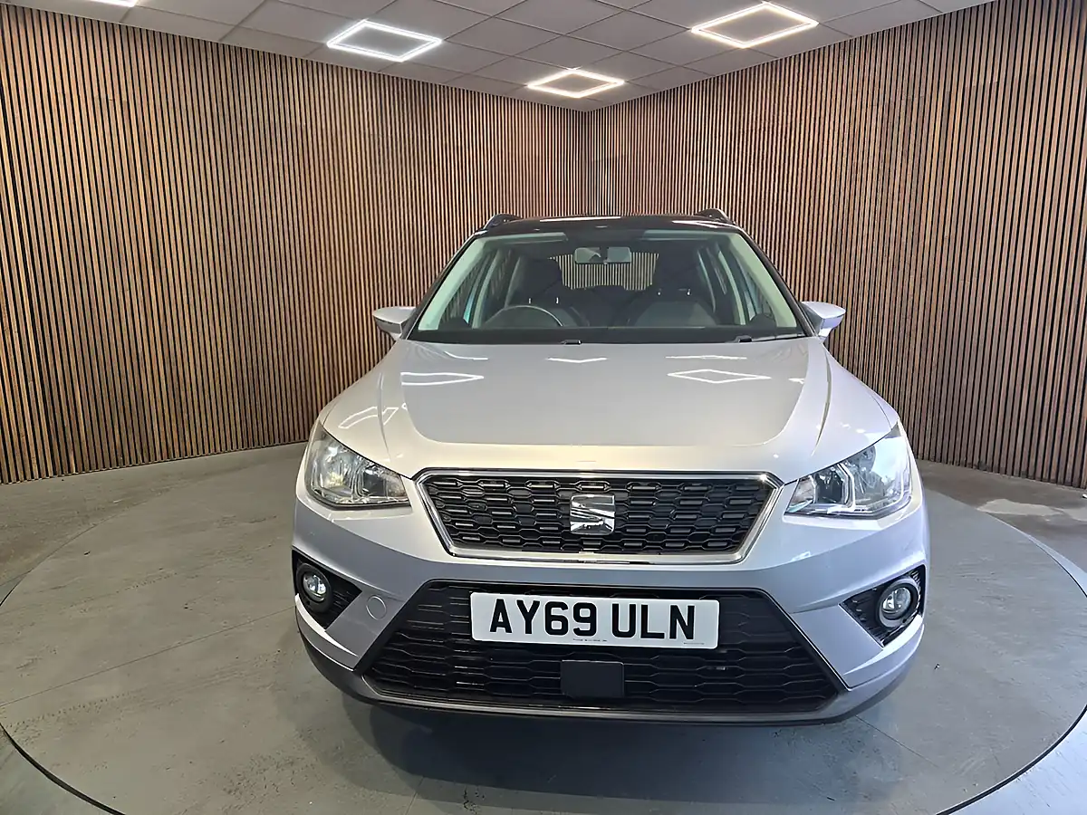 Used 2019 SEAT Arona Se Technology Lux Silver - Interior and Exterior details 8