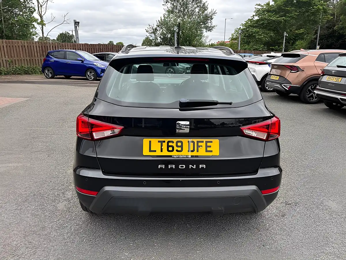 Used 2019 SEAT Arona Se Technology Midnight Black - Interior and Exterior details 9