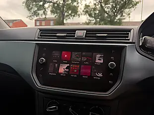 Used 2019 SEAT Arona Se Technology Red - Interior and Exterior details 13