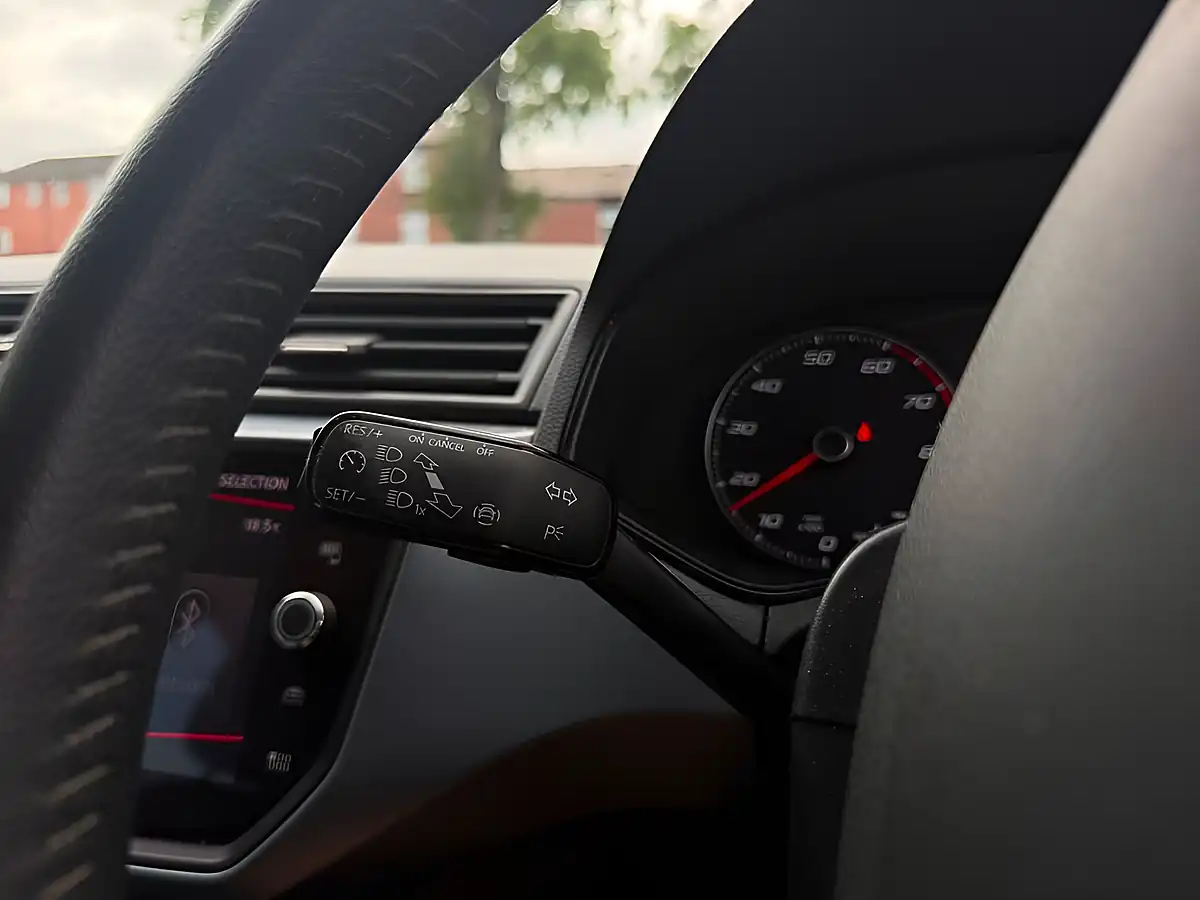 Used 2019 SEAT Arona Se Technology Red - Interior and Exterior details 14