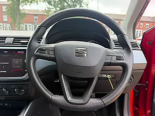 Used 2019 SEAT Arona Se Technology Red - Interior and Exterior details 15