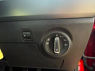 Used 2019 SEAT Arona Se Technology Red - Interior and Exterior details 16