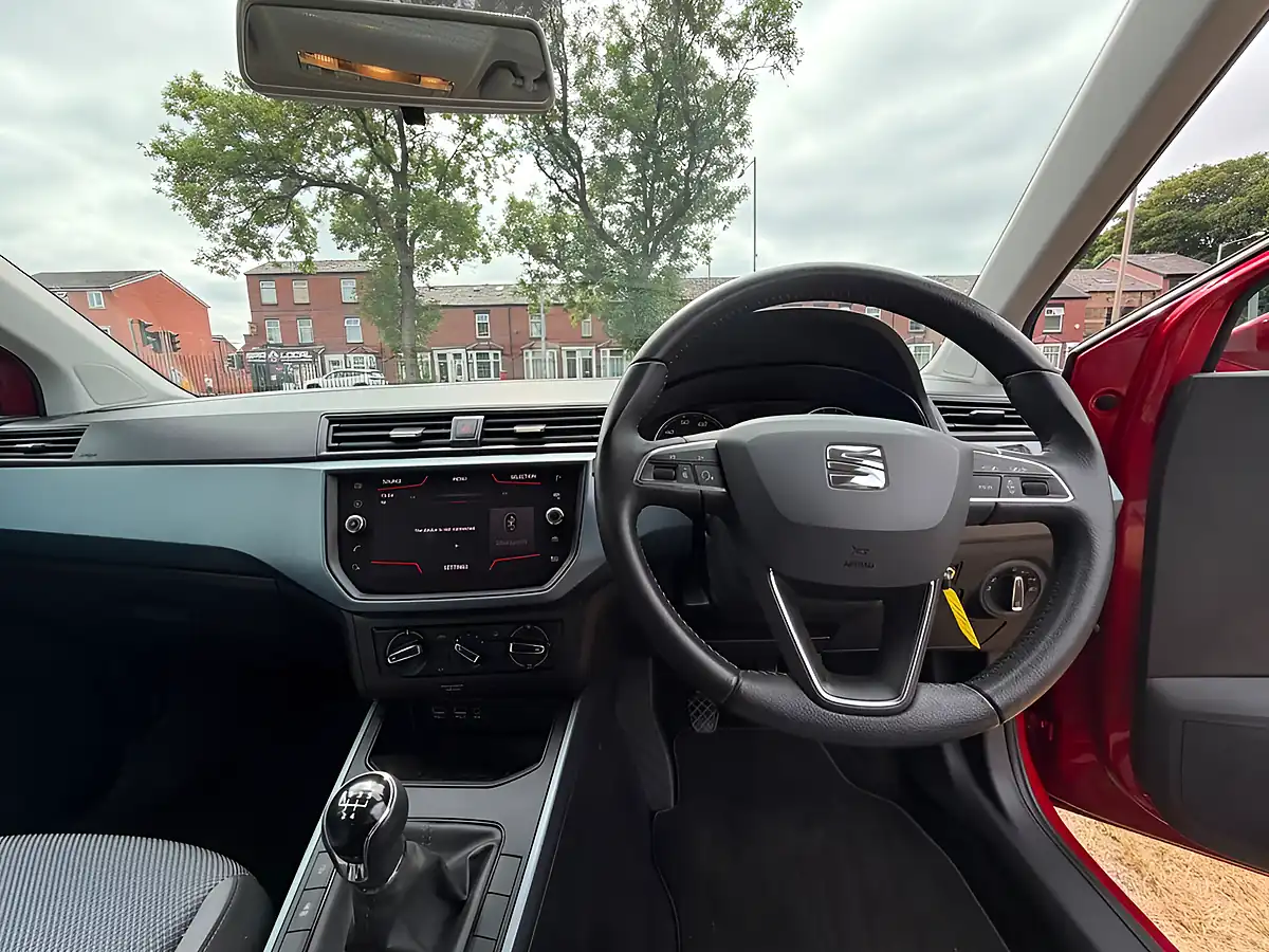 Used 2019 SEAT Arona Se Technology Red - Interior and Exterior details 18
