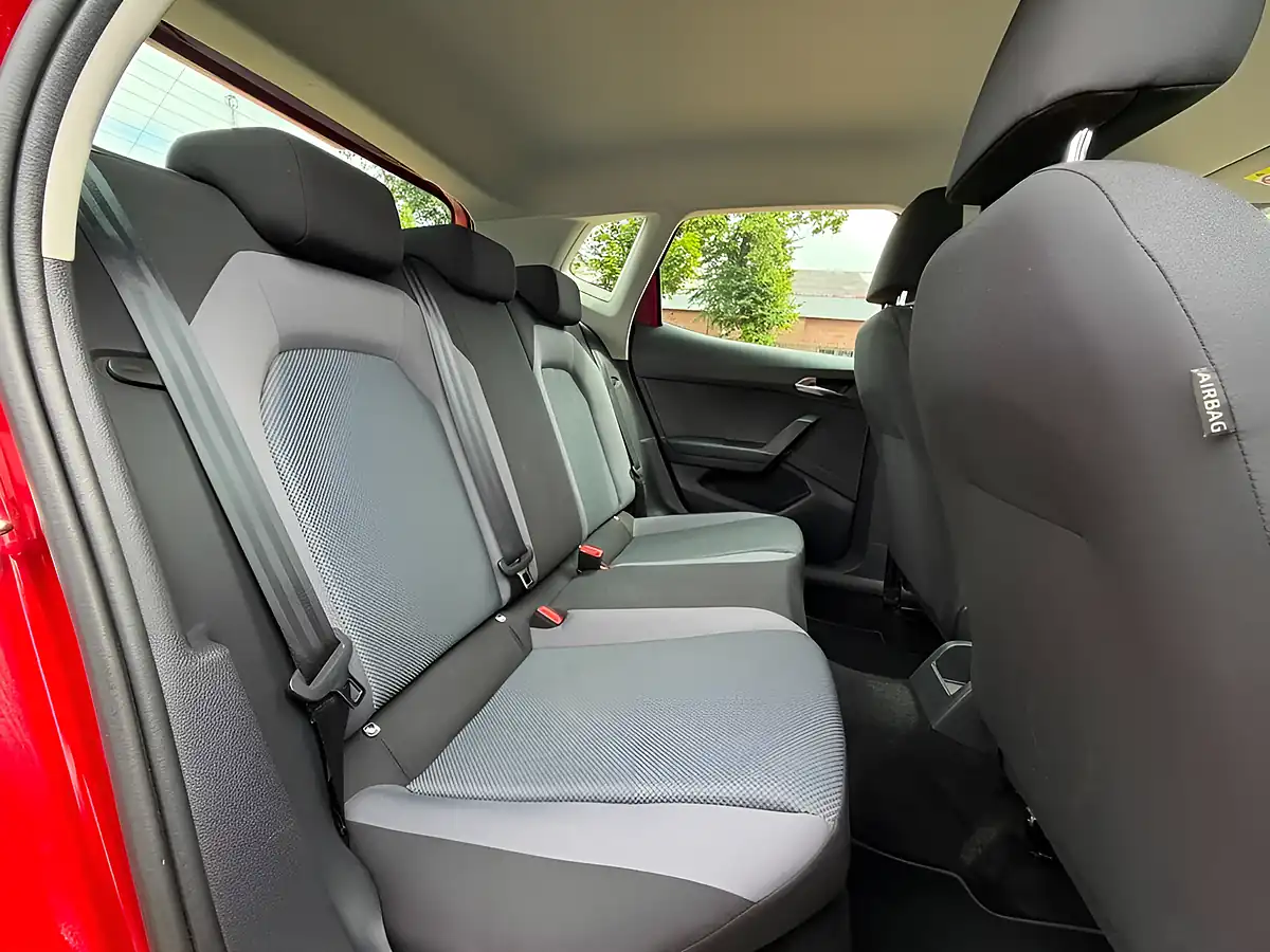 Used 2019 SEAT Arona Se Technology Red - Interior and Exterior details 19