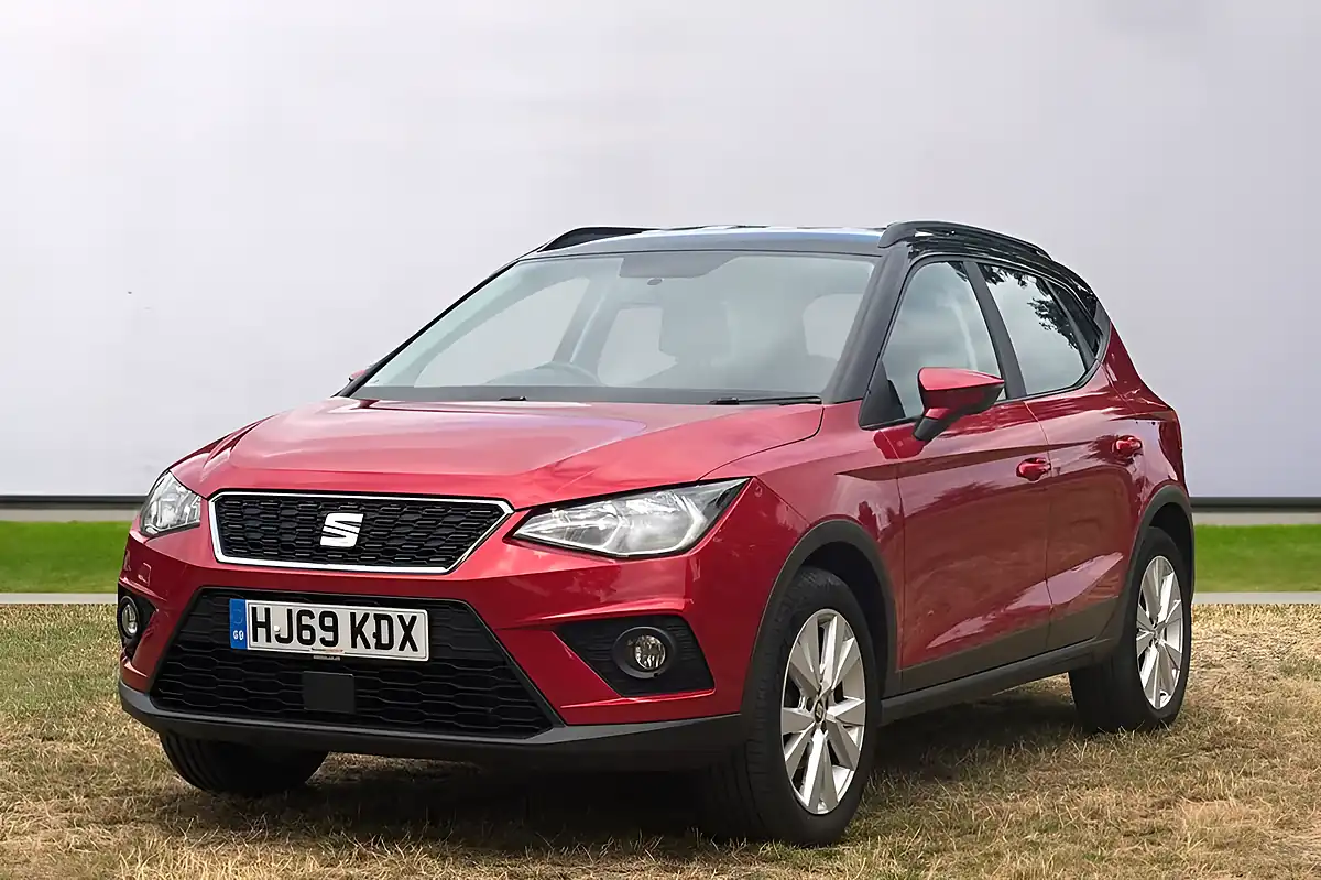 Used 2019 SEAT Arona Se Technology Red - Interior and Exterior details 3