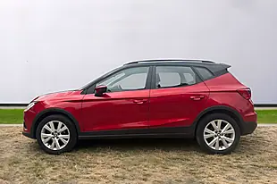 Used 2019 SEAT Arona Se Technology Red - Interior and Exterior details 4