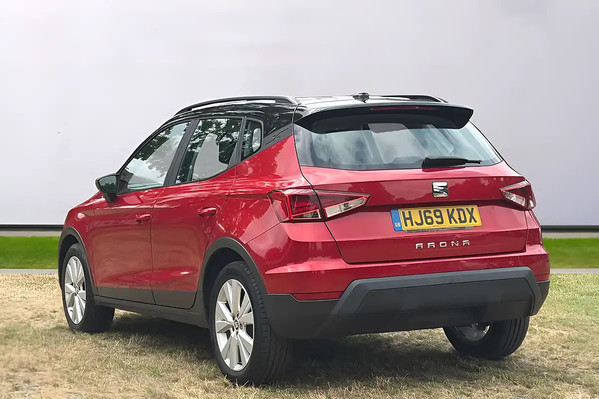 Used 2019 SEAT Arona Se Technology Red - Interior and Exterior details 5