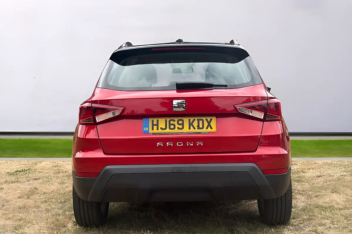 Used 2019 SEAT Arona Se Technology Red - Interior and Exterior details 6