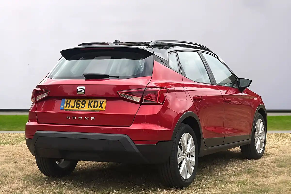 Used 2019 SEAT Arona Se Technology Red - Interior and Exterior details 7