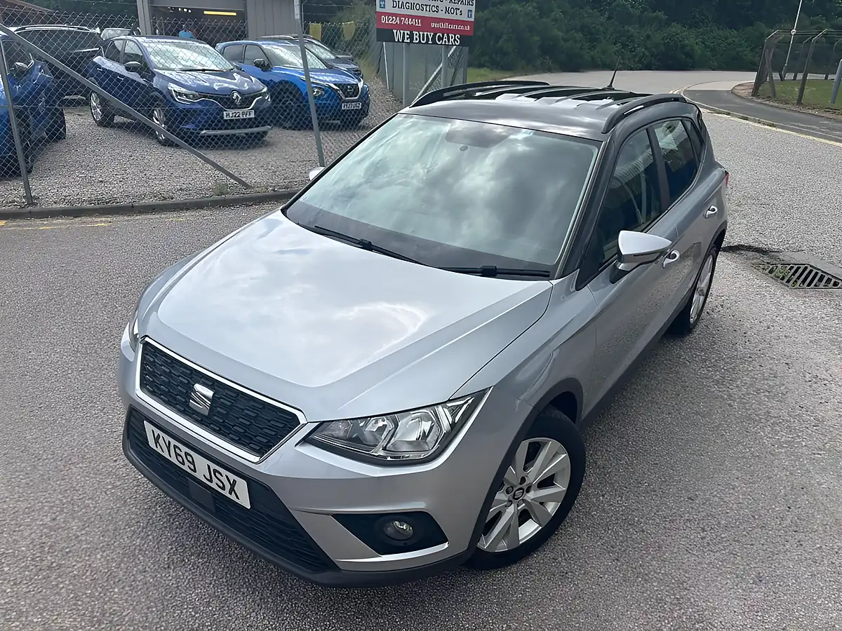 Used 2019 SEAT Arona Se Technology Silver - Interior and Exterior details 10