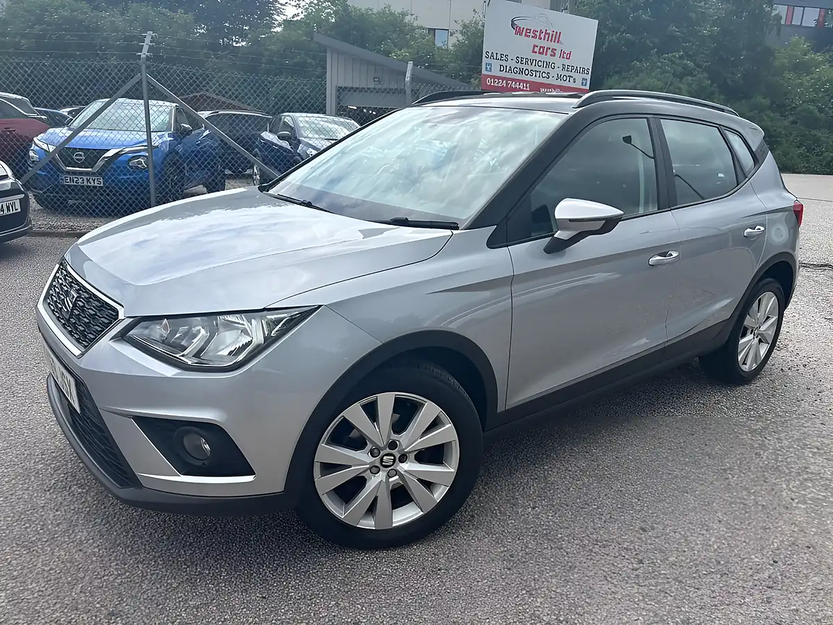 Used 2019 SEAT Arona Se Technology Silver - Interior and Exterior details 11