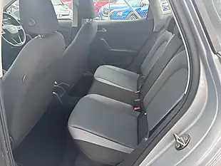 Used 2019 SEAT Arona Se Technology Silver - Interior and Exterior details 17