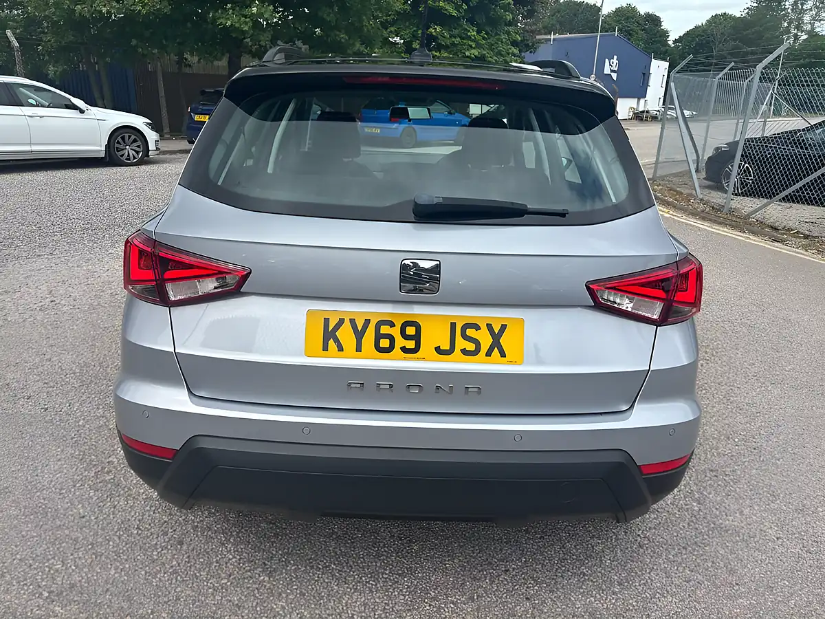 Used 2019 SEAT Arona Se Technology Silver - Interior and Exterior details 9