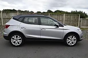 Used 2019 SEAT Arona Se Technology Silver - Interior and Exterior details 12