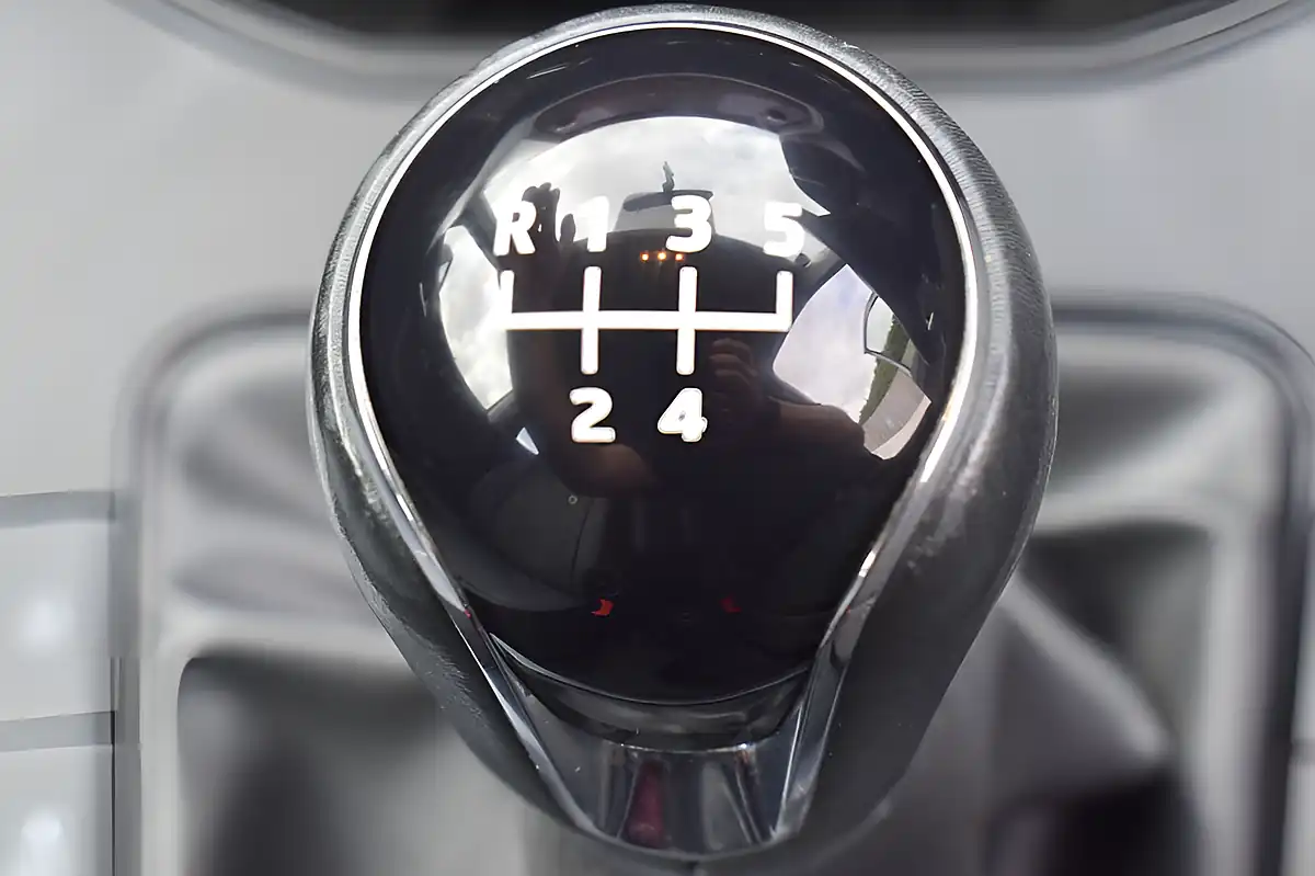 Used 2019 SEAT Arona Se Technology Silver - Interior and Exterior details 14