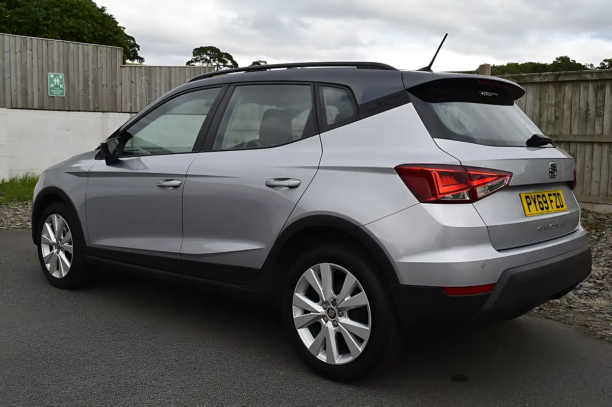 Used 2019 SEAT Arona Se Technology Silver - Interior and Exterior details 19