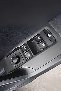Used 2019 SEAT Arona Se Technology Silver - Interior and Exterior details 20