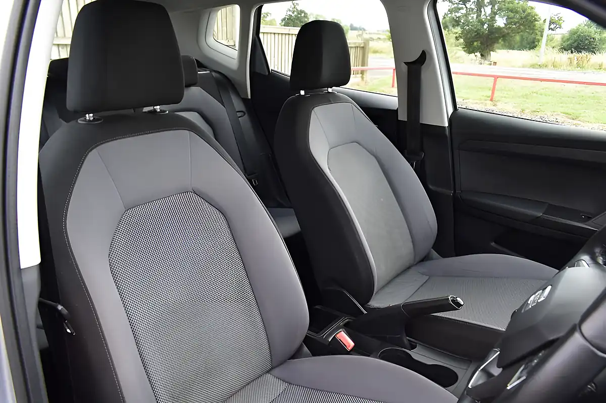 Used 2019 SEAT Arona Se Technology Silver - Interior and Exterior details 8