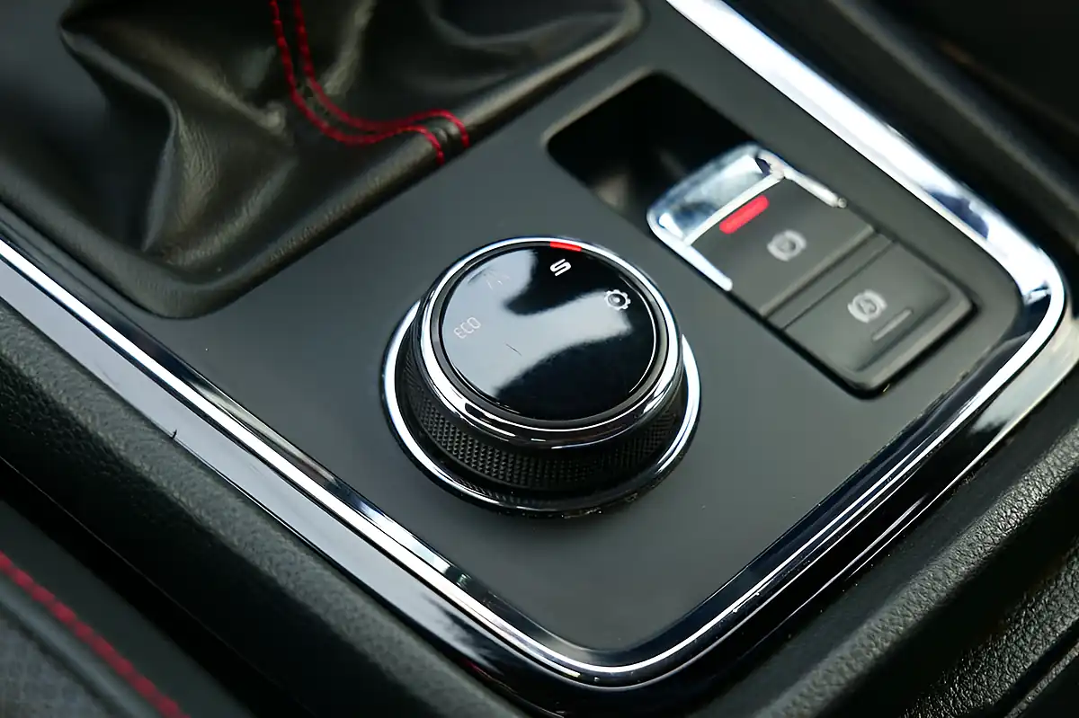 Used 2019 SEAT Ateca Fr Sport Red - Interior and Exterior details 12
