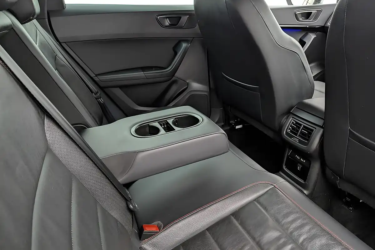 Used 2019 SEAT Ateca Fr Sport White - Interior and Exterior details 11